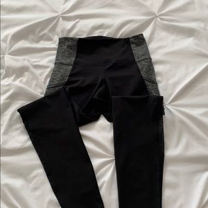 Black activewear leggings